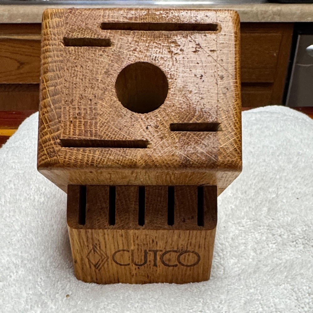 Cutco Brown Wooden Knife Block with Center Round Slot Total 10 slots office